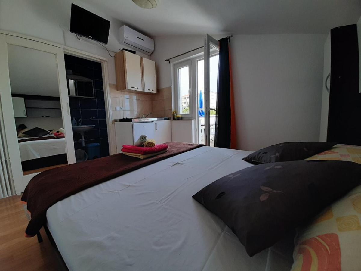 Apartments & Rooms Milena 沃迪切 外观 照片