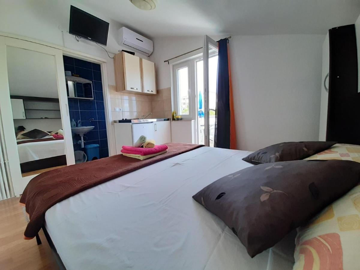 Apartments & Rooms Milena 沃迪切 外观 照片