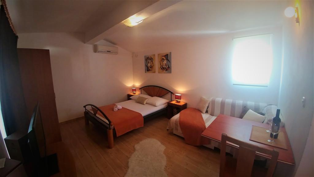 Apartments & Rooms Milena 沃迪切 外观 照片