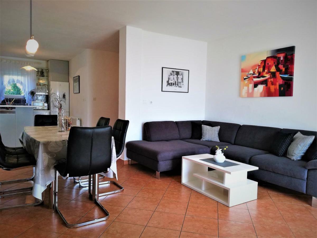 Apartments & Rooms Milena 沃迪切 外观 照片