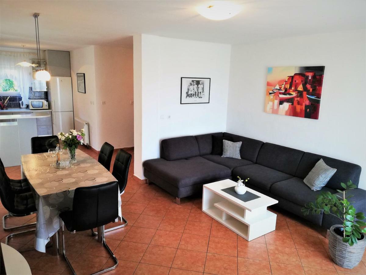 Apartments & Rooms Milena 沃迪切 外观 照片